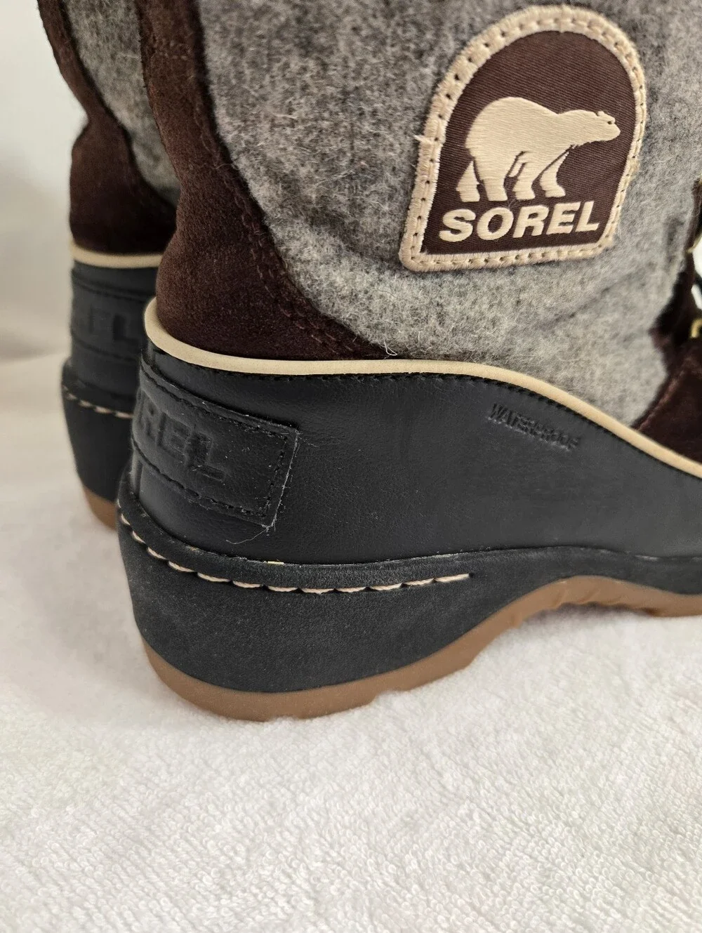 Sorel Women’s Size 9 Winter Snow Boots Gray Brown Faux Fur Waterproof Lace Up